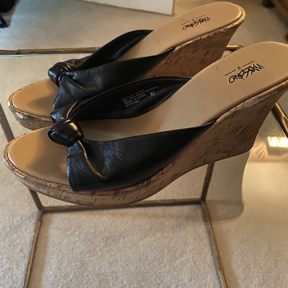 Mossimo Platform Sandals - Picture 4 of 9